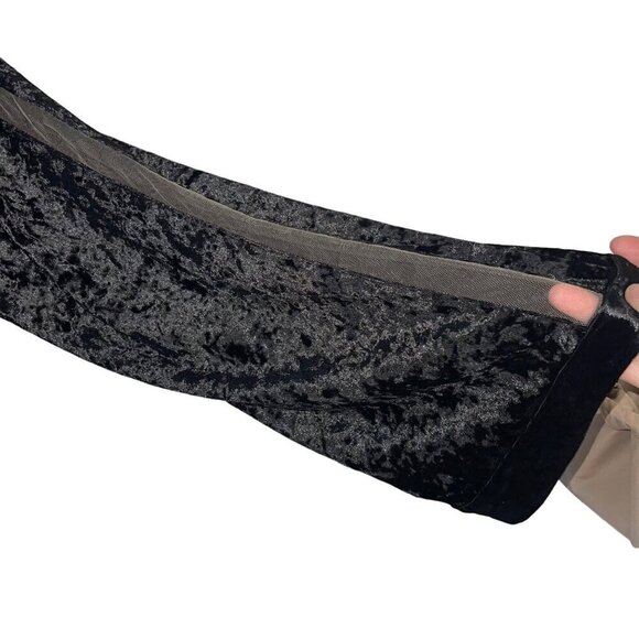 Savage X Fenty Womens Robe Size Medium Black Velvet Belt V Neck Long Sleeve - Picture 4 of 8